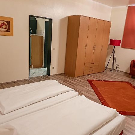 Airport Fashion Hotel Dusseldorf Bagian luar foto