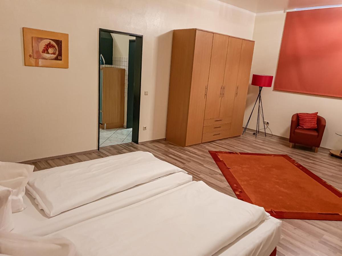 Airport Fashion Hotel Dusseldorf Bagian luar foto