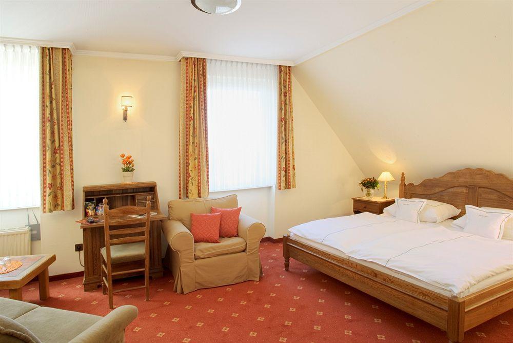 Airport Fashion Hotel Dusseldorf Bagian luar foto
