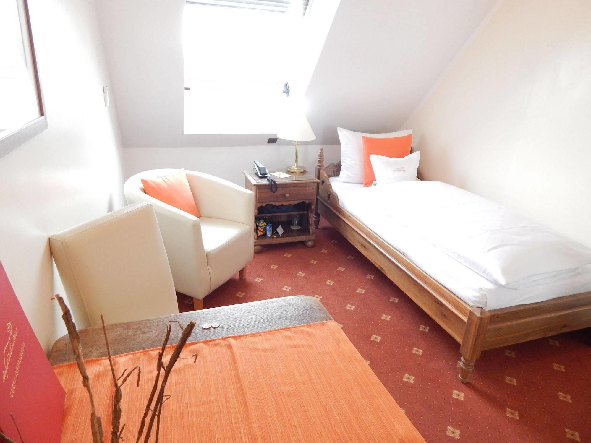 Airport Fashion Hotel Dusseldorf Bagian luar foto