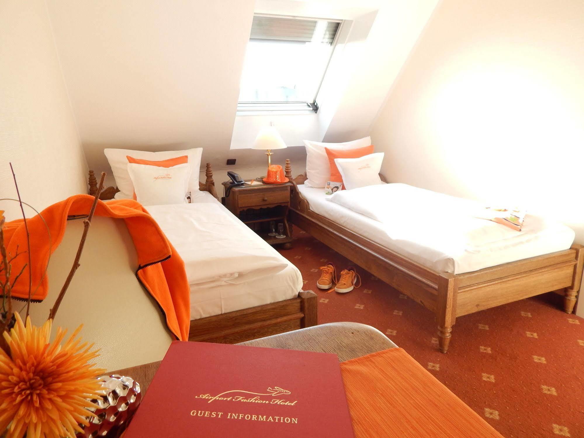 Airport Fashion Hotel Dusseldorf Bagian luar foto